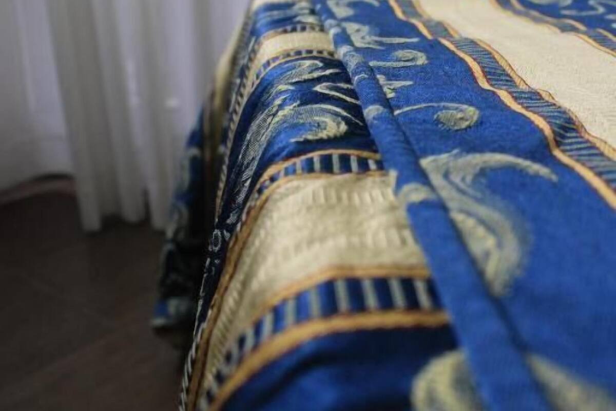 خزنة داخل الغرفة ومكتب وواي فاي مجانًا