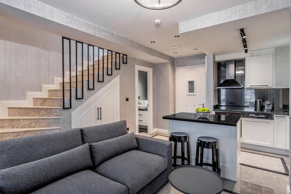 premium duplex, 1 bedroom | 1 bedroom, premium bedding, select comfort beds, individually decorated