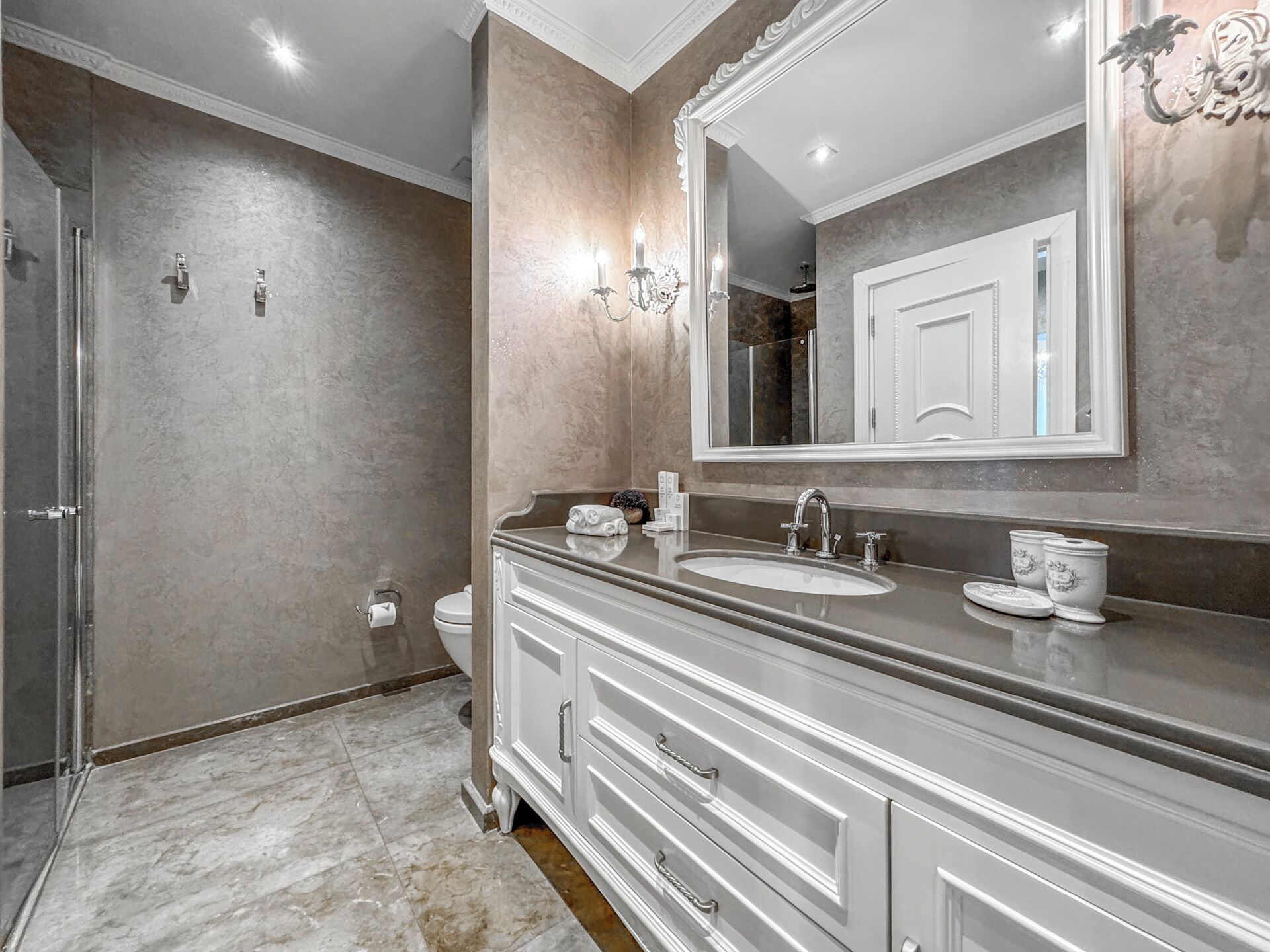 suite, 1 queen bed | 1 bedroom, premium bedding, select comfort beds, individually decorated