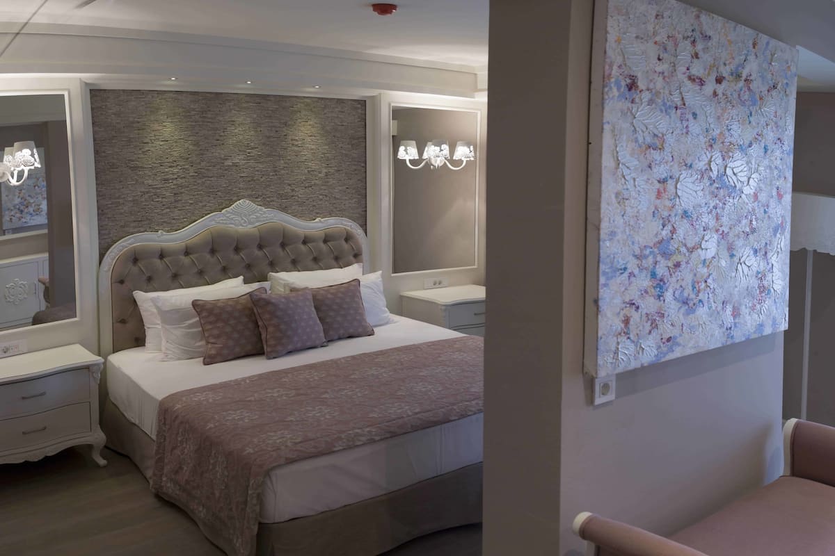 Deluxe kamer, 1 queensize bed, terras | Kameruitzicht