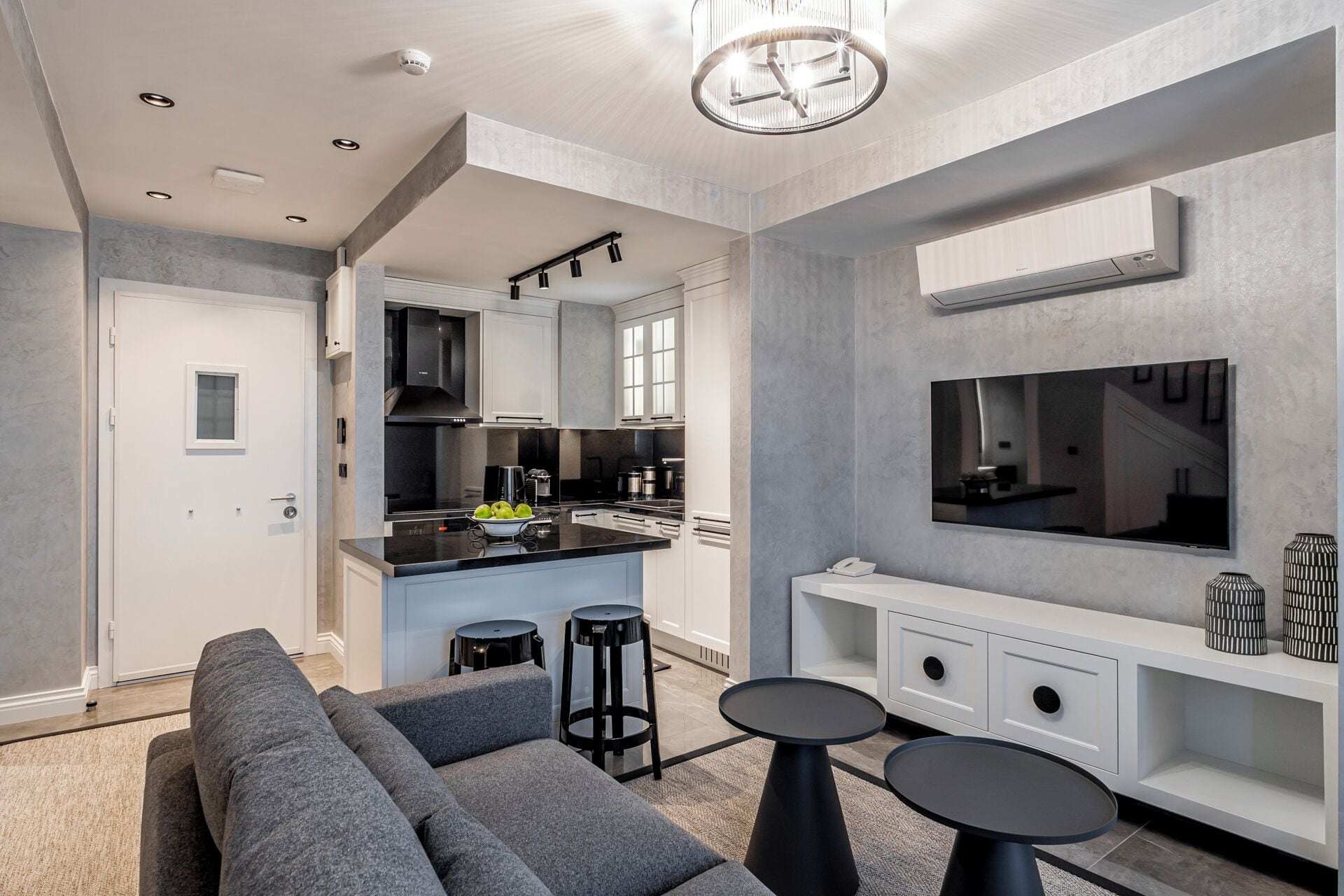 premium duplex, 1 bedroom | 1 bedroom, premium bedding, select comfort beds, individually decorated