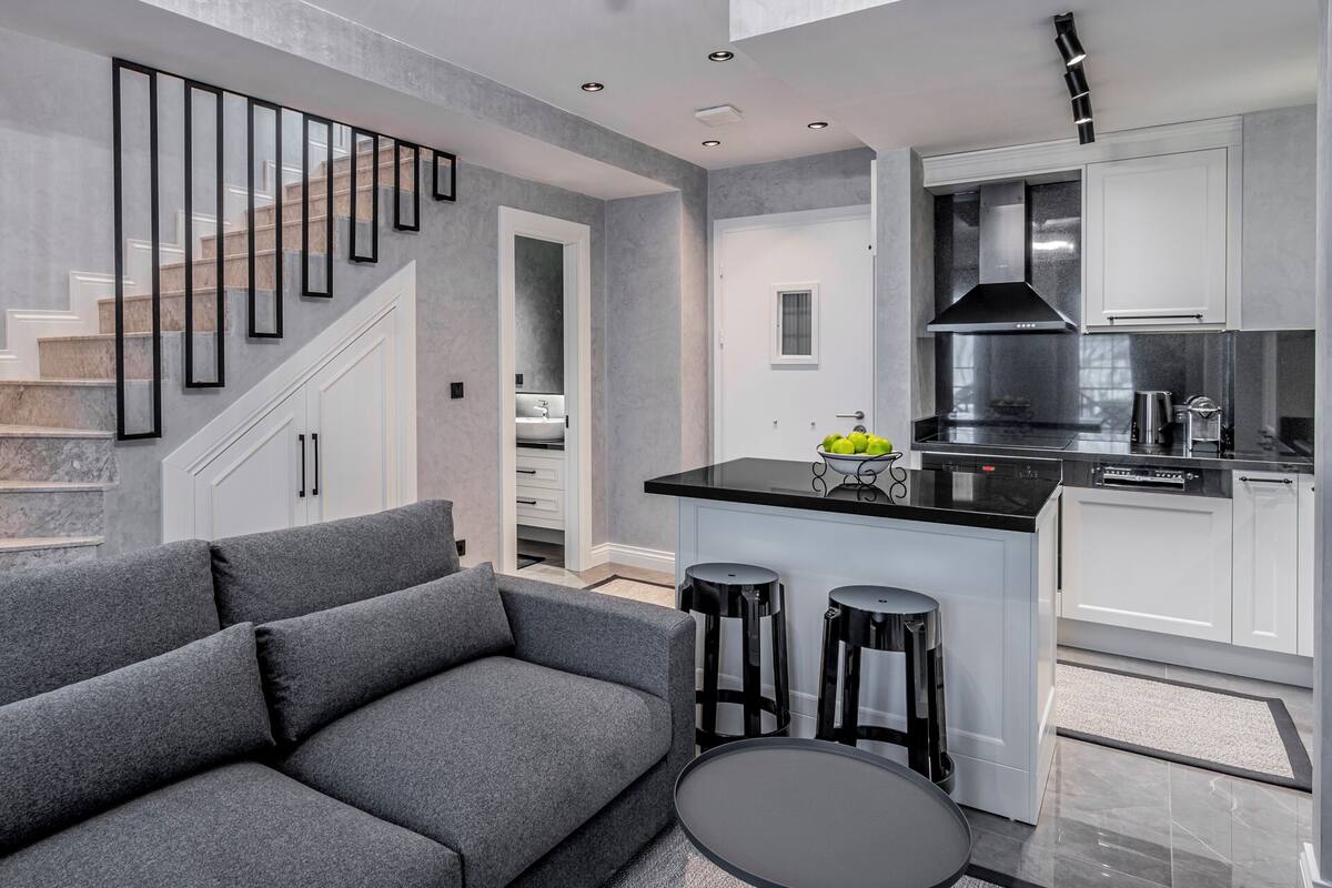 premium duplex, 1 bedroom | 1 bedroom, premium bedding, select comfort beds, individually decorated