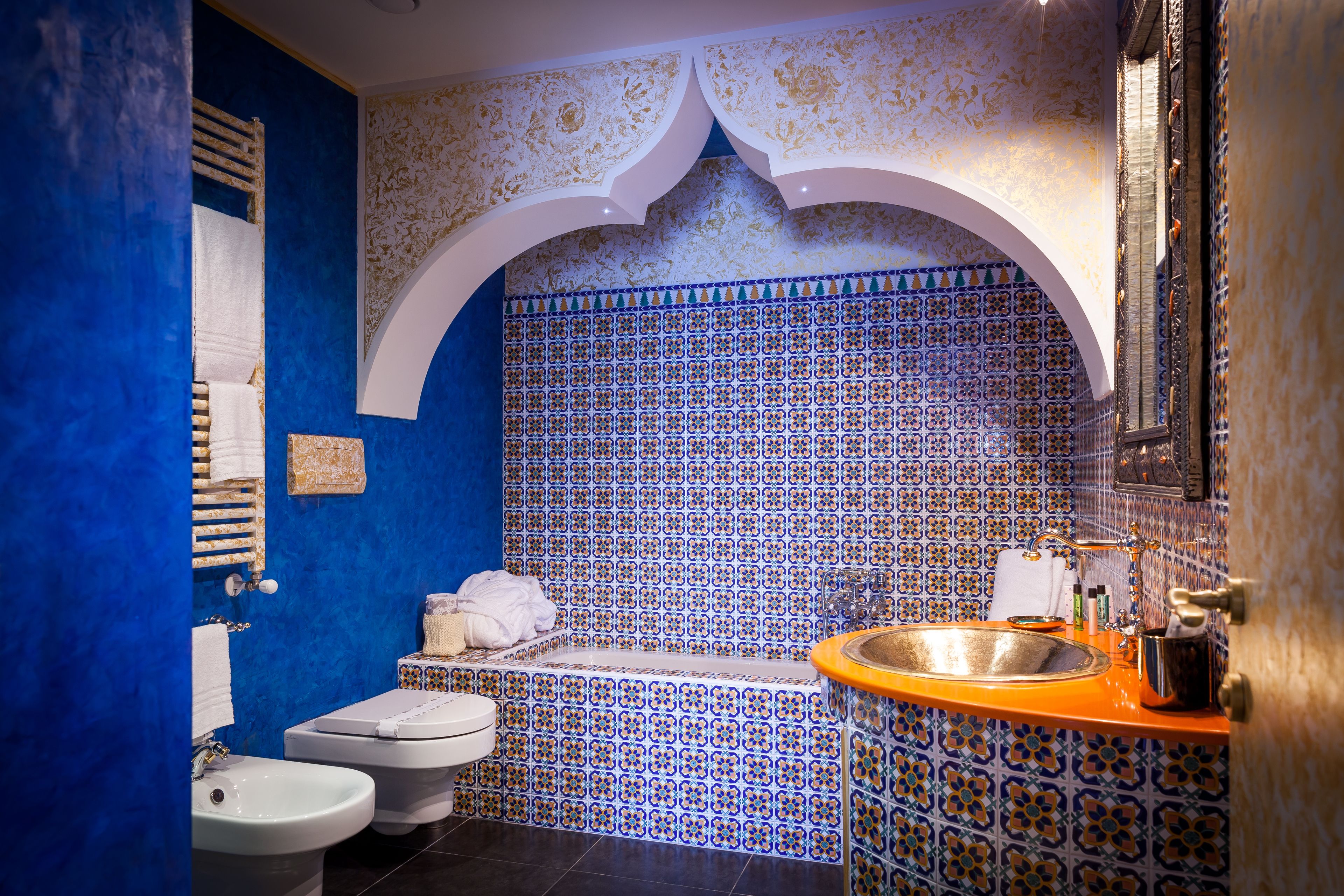 suite (pascià) | bathroom | free toiletries, hair dryer, bidet, towels