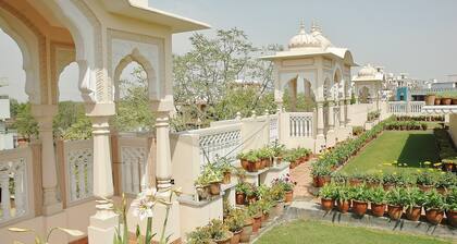 Om Niwas Suite Hotel