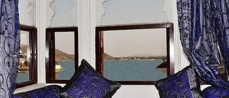 Télévision à écran plat