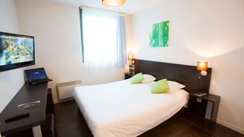 Studiolejlighed - 1 queensize-seng | Skrivebord, arbejdsområde til bærbare computere, lydisolering