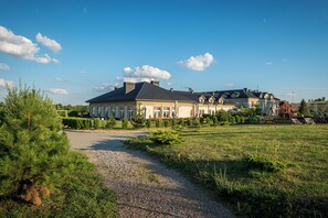 Front of property - Dosłońce Resort Wellness & Farm (Raclawice)