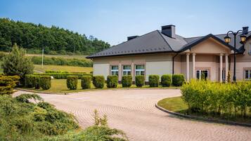 واجهة المنشأة