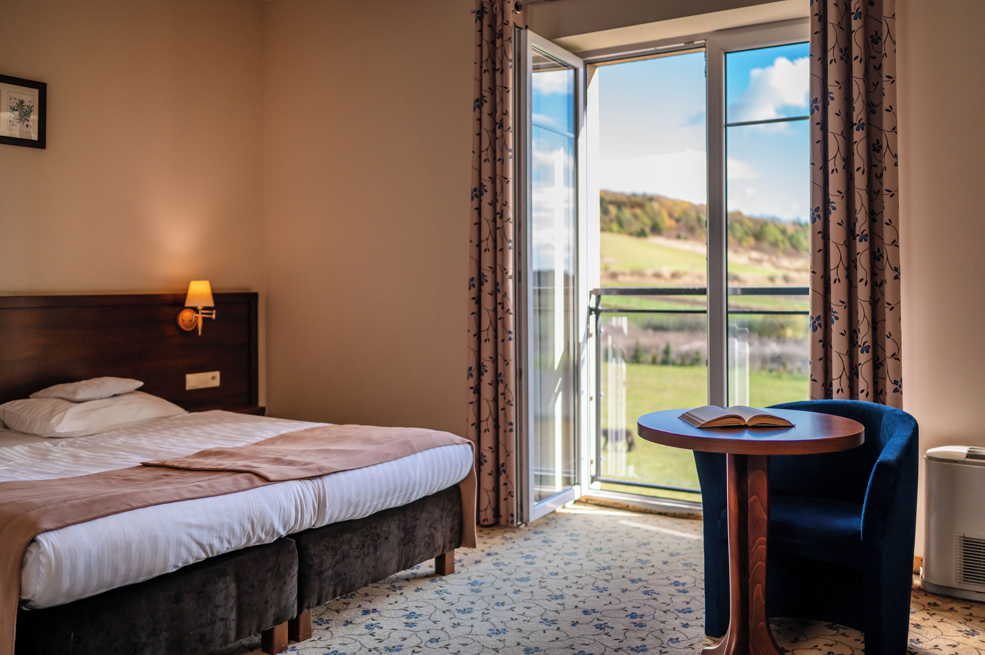 Minibar, coffre-fort, bureau