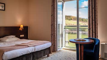 Minibar, in-room safe, desk, laptop workspace