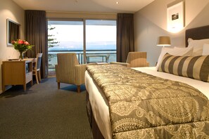 Premium Studio | Premium bedding, minibar, desk, iron/ironing board