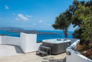 Bañera de hidromasaje privada