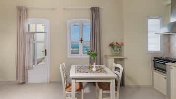 Junior Suite, Hot Tub, Sea View | In-room safe, individually furnished, desk, iron/ironing board