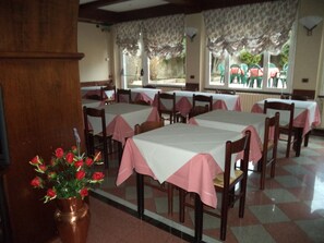 Food court - Hotel Il Nibbio (Magreglio)