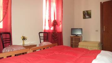 Double Room | In-room safe, desk, rollaway beds, free WiFi