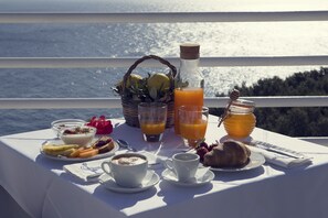 Coffee service - Hotel Piccolo Mondo (Castro)