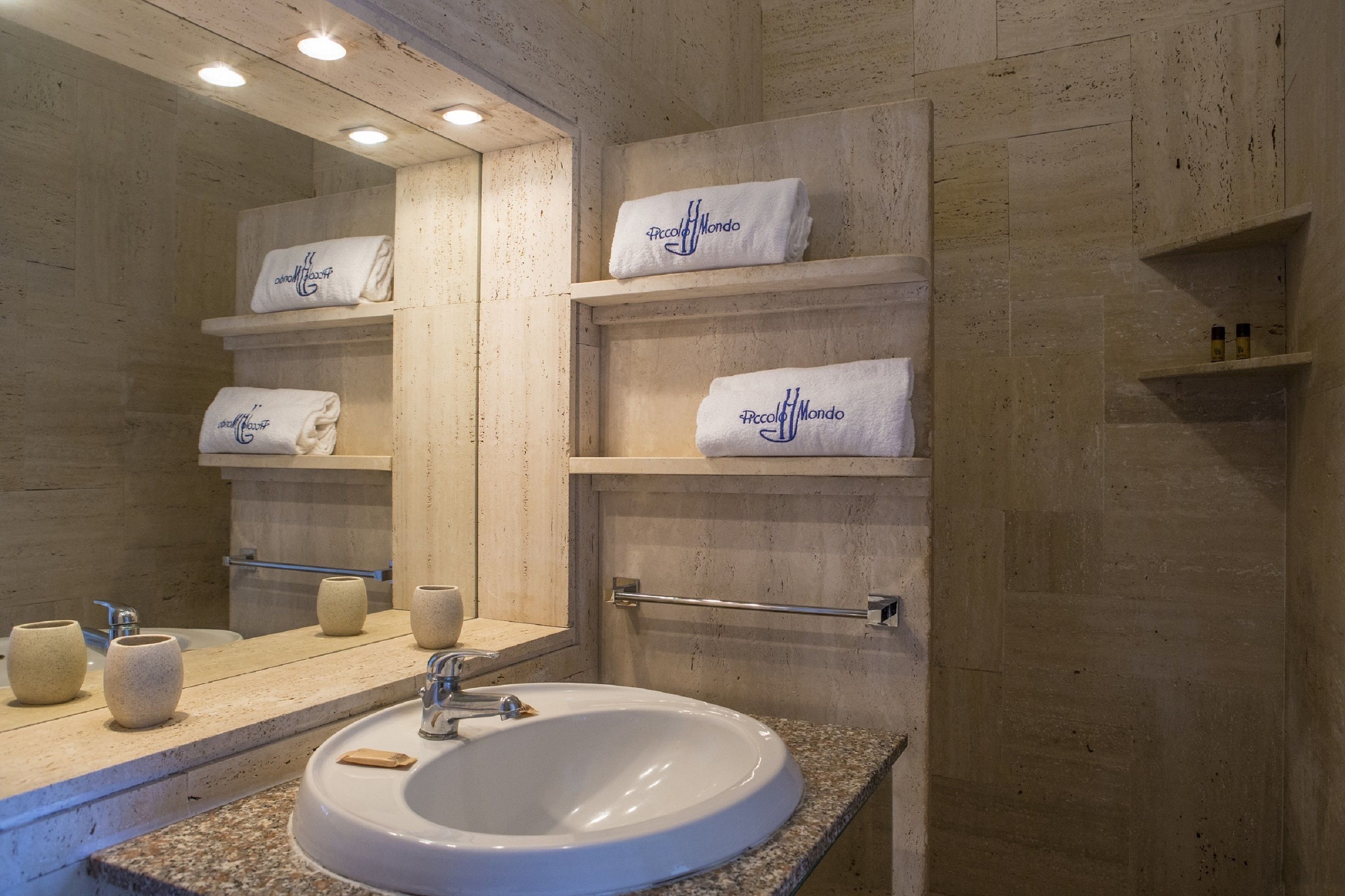 shower, rainfall showerhead, free toiletries, hair dryer