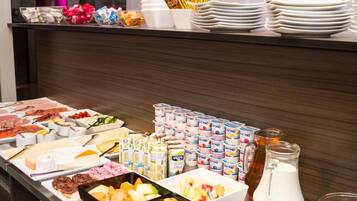 Tägliches Frühstücksbuffet gegen Gebühr
