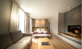 Suíte | Frigobar, cofres nos quartos, escrivaninha, cortinas blackout