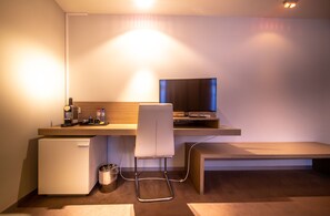 1 bedroom, minibar, in-room safe, desk