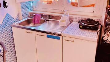 Basic Double Room, Ensuite, Mezzanine | Living area