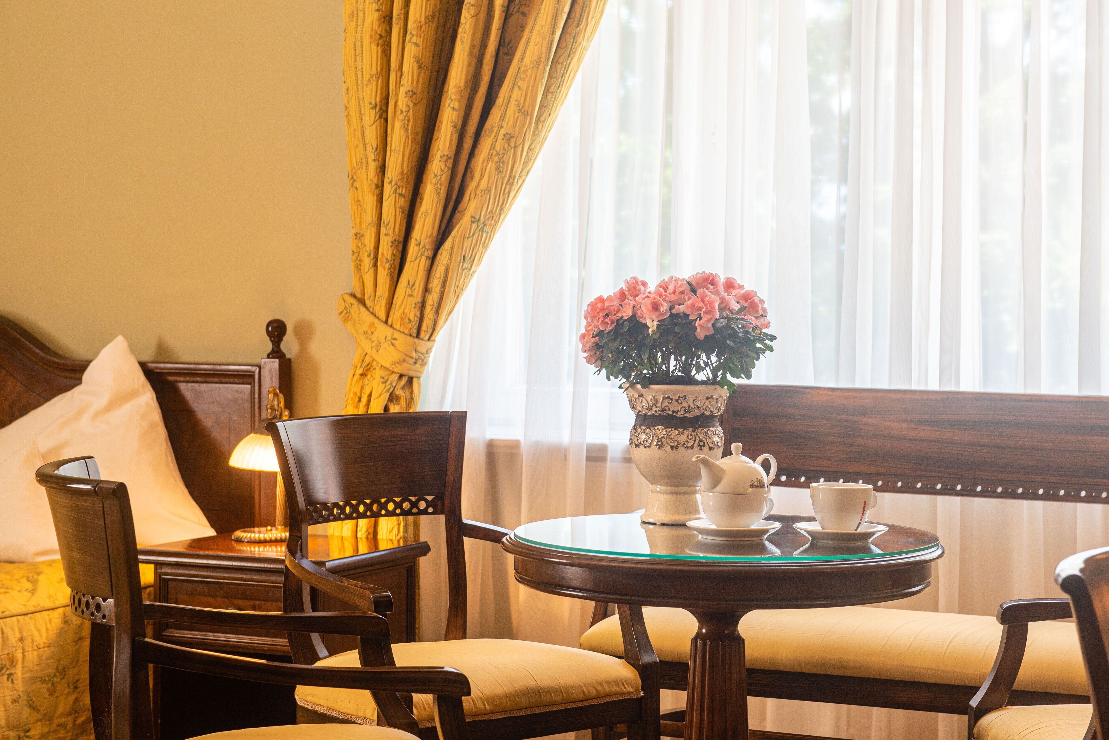 Habitación Confort doble | Decoración individual, mobiliario individual, escritorio