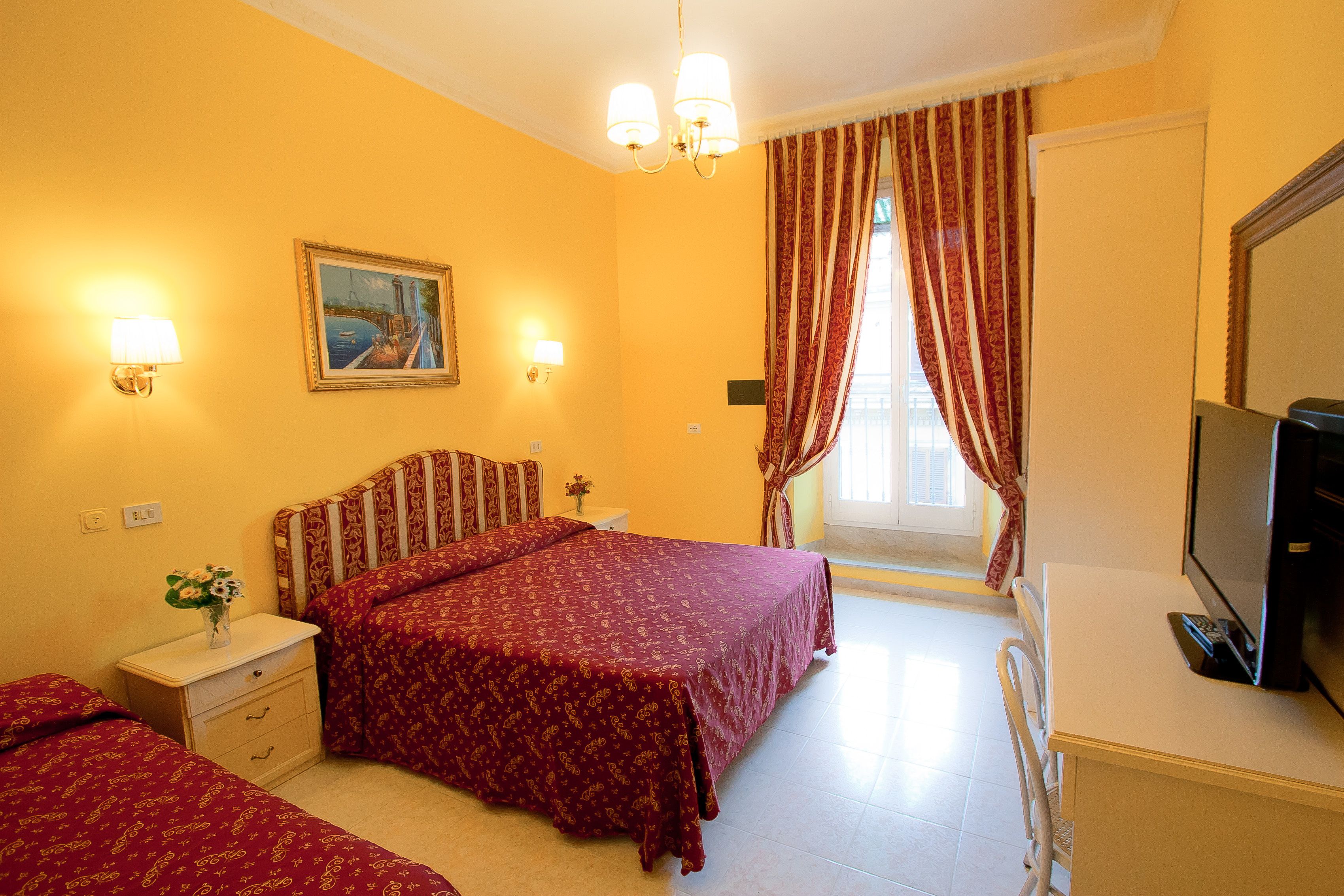 in-room safe, desk, free wifi