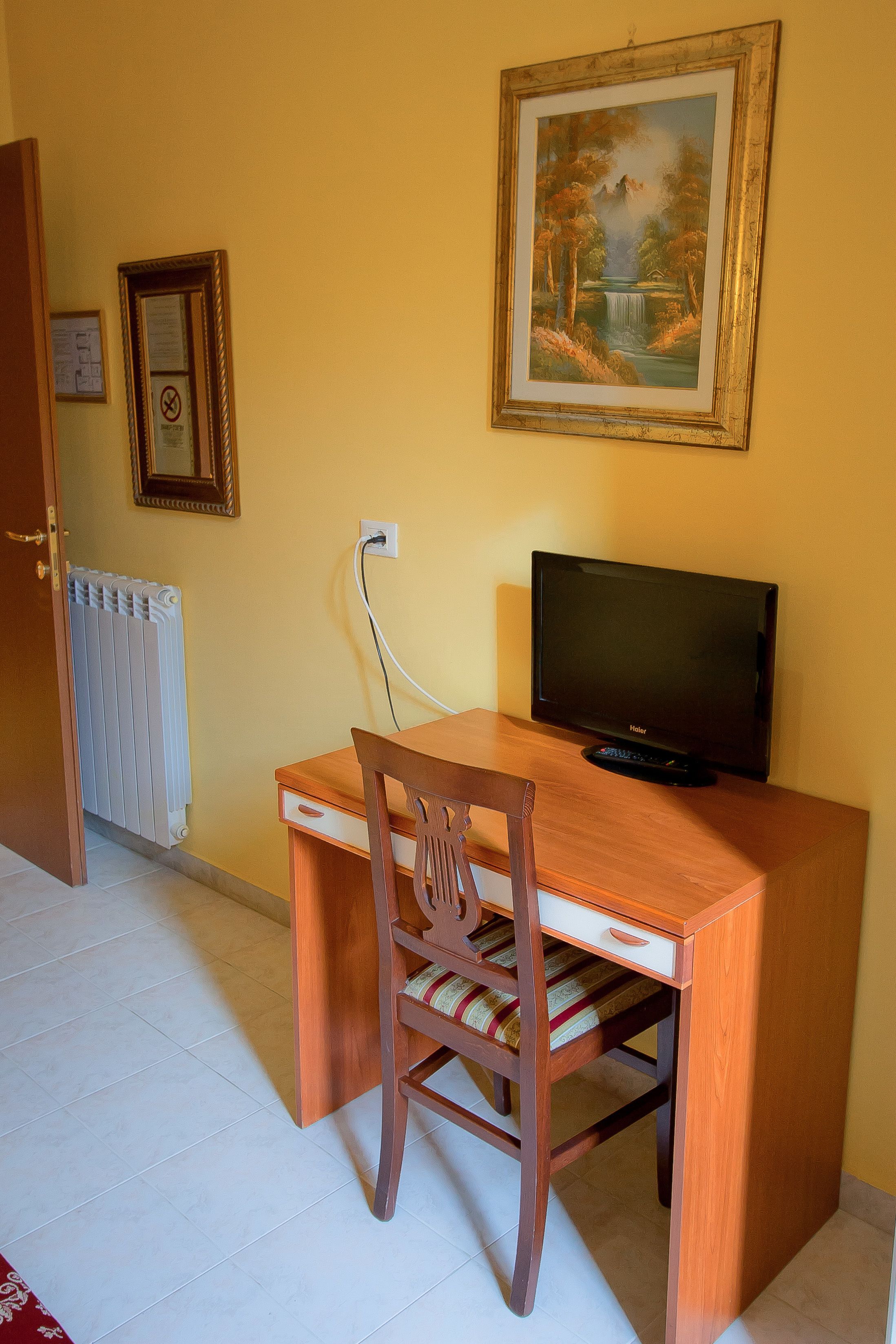 single room | living area | tv