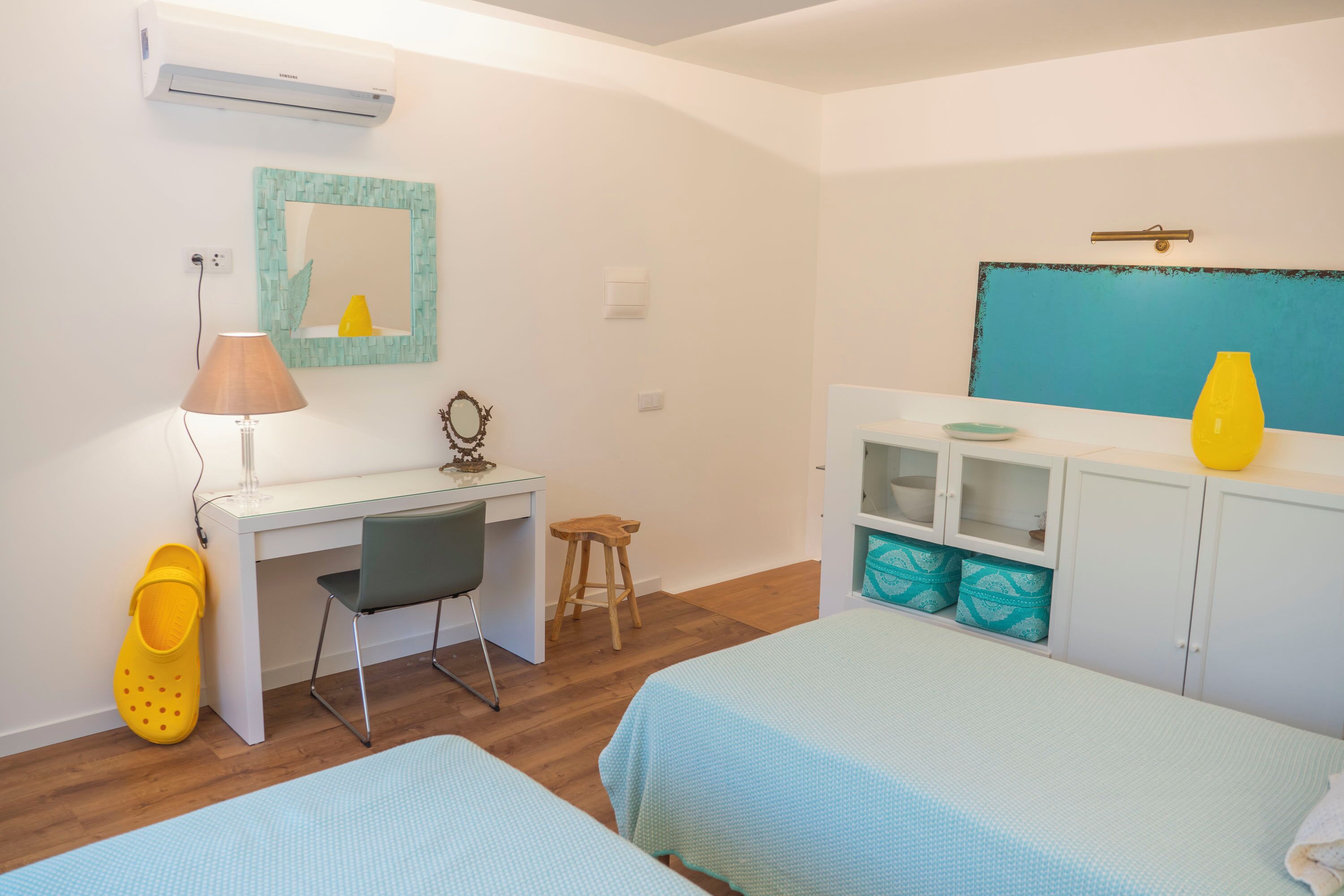 Traditional House | Individually decorated, free WiFi, bed sheets