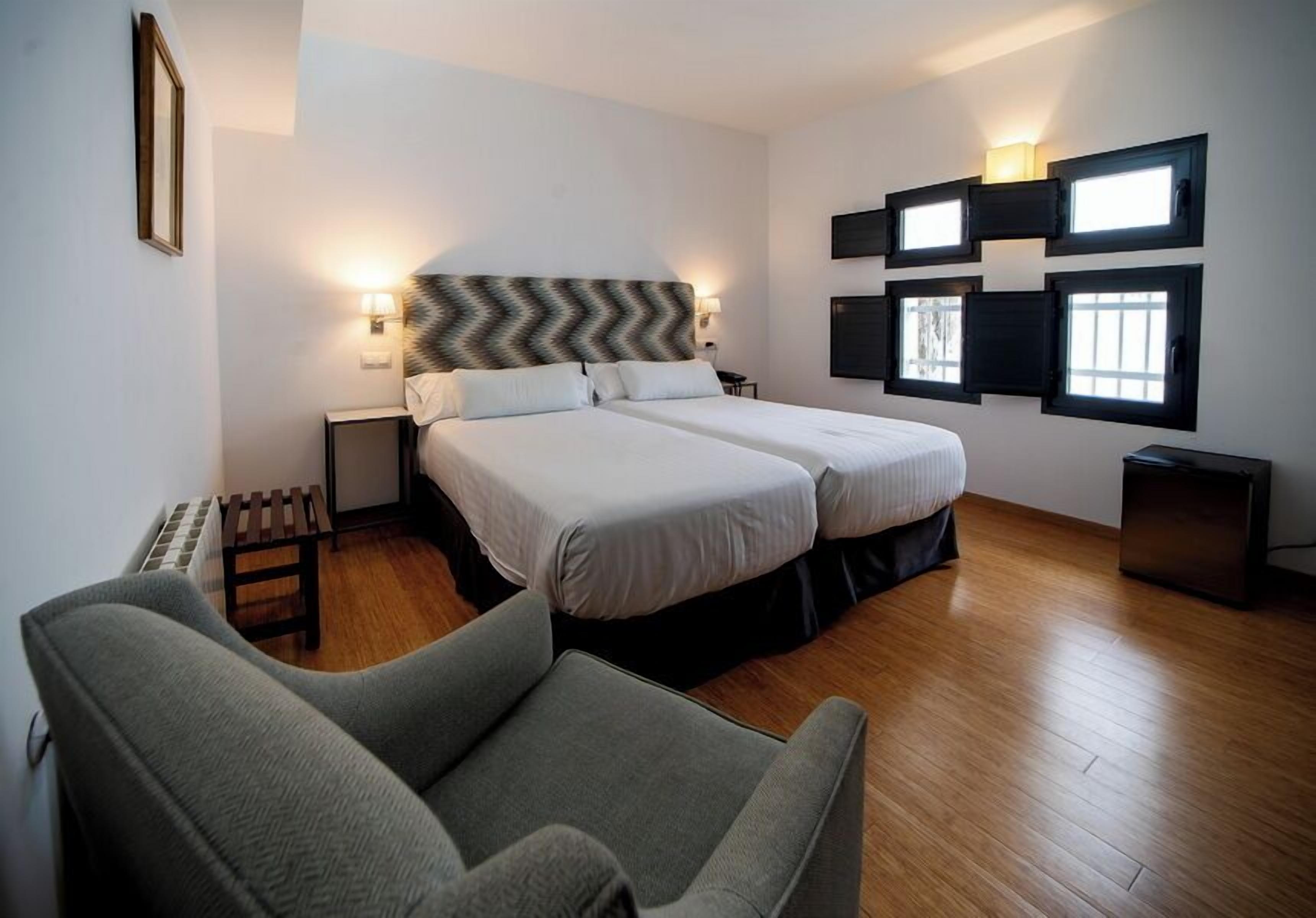 Down duvets, desk, iron/ironing board, free WiFi