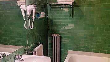 Superior Double Room | Bathroom | Hair dryer, towels
