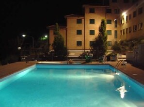 Outdoor pool - Hotel Tortorina (Urbino)