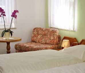 Double Room | In-room safe, desk, free cots/infant beds, rollaway beds - Ratskeller Thum (Thum)