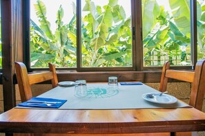 Breakfast, dinner served; Spanish cuisine, garden views  - Hotel Rural El Navío- Adults Only (Guia de Isora)