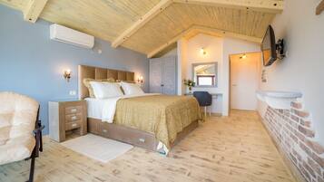 Premium bedding, down duvets, Select Comfort beds, desk