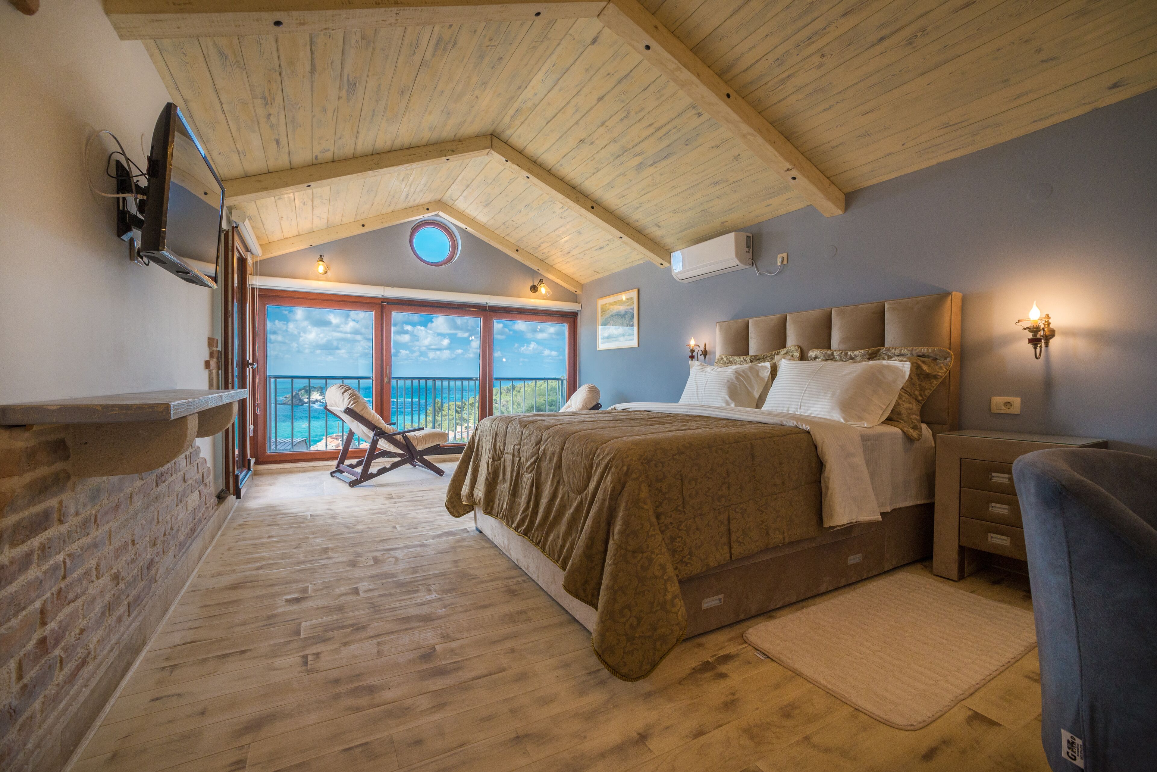 Premium bedding, down duvets, Select Comfort beds