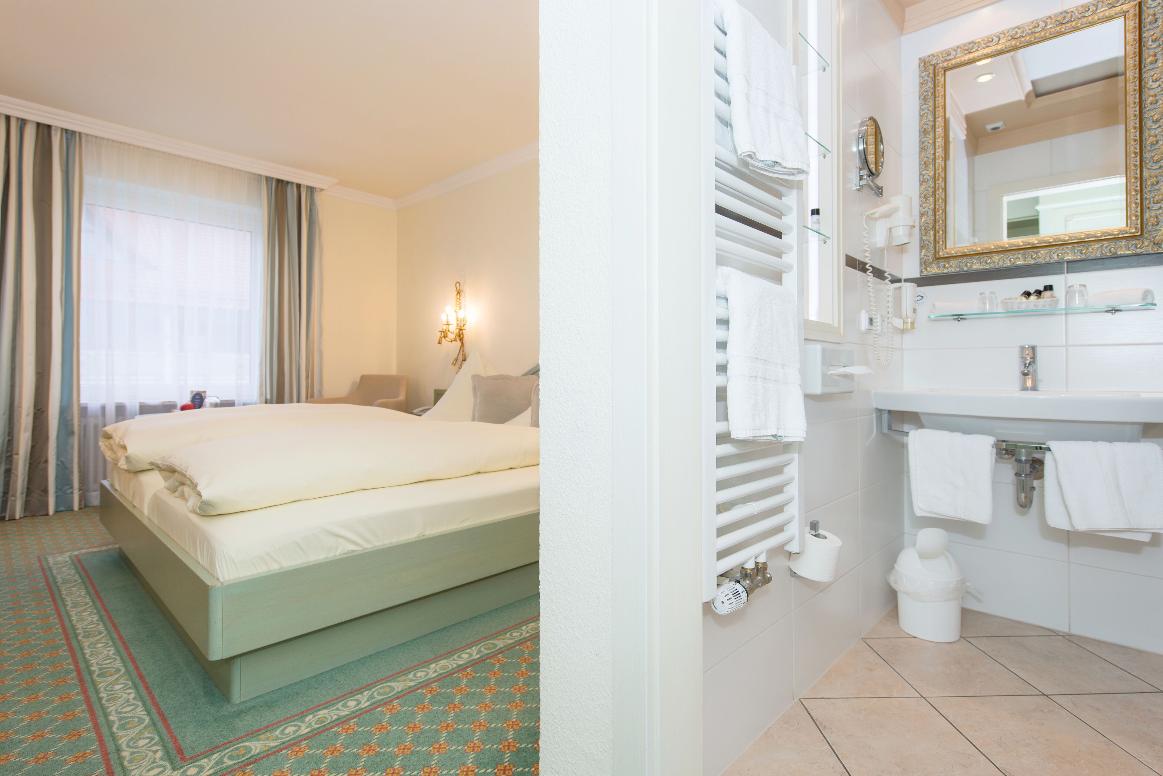 in-room safe, individually decorated, desk, laptop workspace