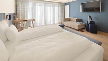 In-room safe, individually decorated, desk, laptop workspace