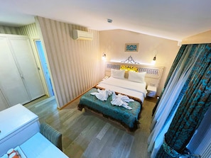 Double Room | Premium bedding, in-room safe, desk, laptop workspace - Hotel Novano (Istanbul)
