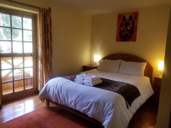 Standard Room | Pillow-top beds, individually decorated, free WiFi, bed sheets