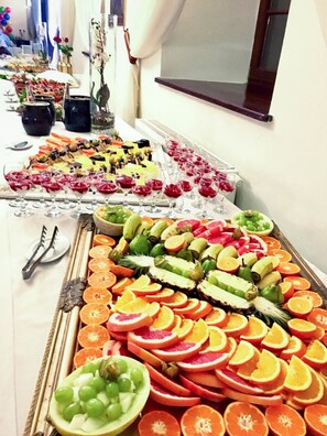 Free daily buffet breakfast - Palac Wojanow (Myslakowice)