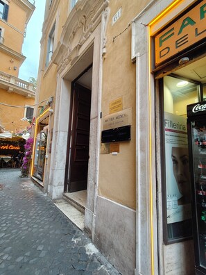 Entrée de l’hébergement