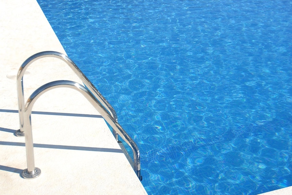 Seasonal outdoor pool, pool umbrellas, sun loungers