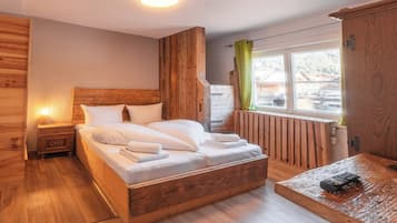 Double Room, Shared Bathroom | Individually decorated, individually furnished, WiFi, bed sheets