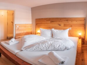 Triple Room, Shared Bathroom | Individually decorated, individually furnished, WiFi, bed sheets