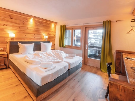 Decoración personalizada, muebles diferentes, wifi y ropa de cama . Ron´s Guesthouse