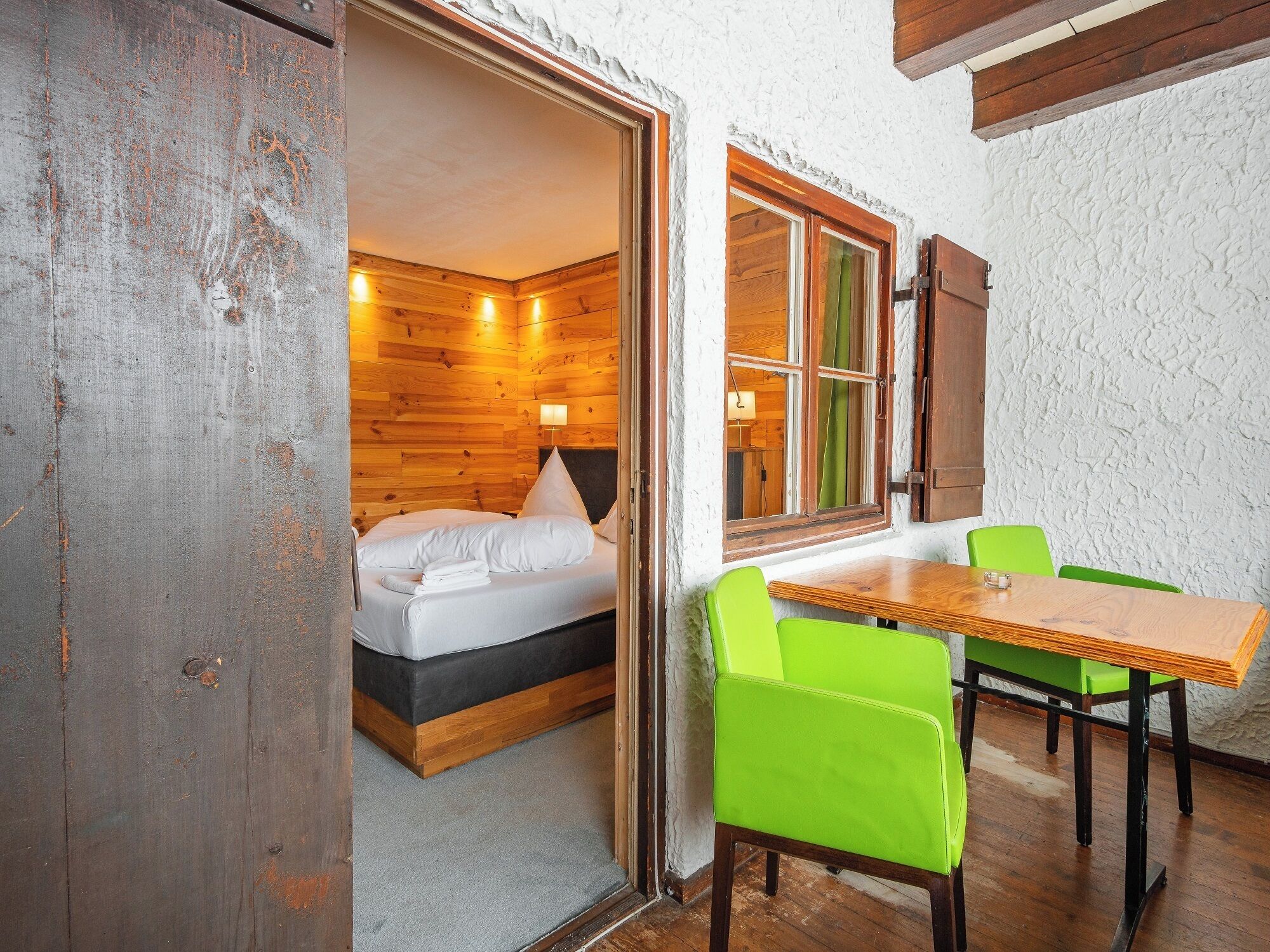 Doppelzimmer, 1 Queen-Bett, Nichtraucher, Balkon | Individuell dekoriert, individuell eingerichtet, WLAN, Bettwäsche