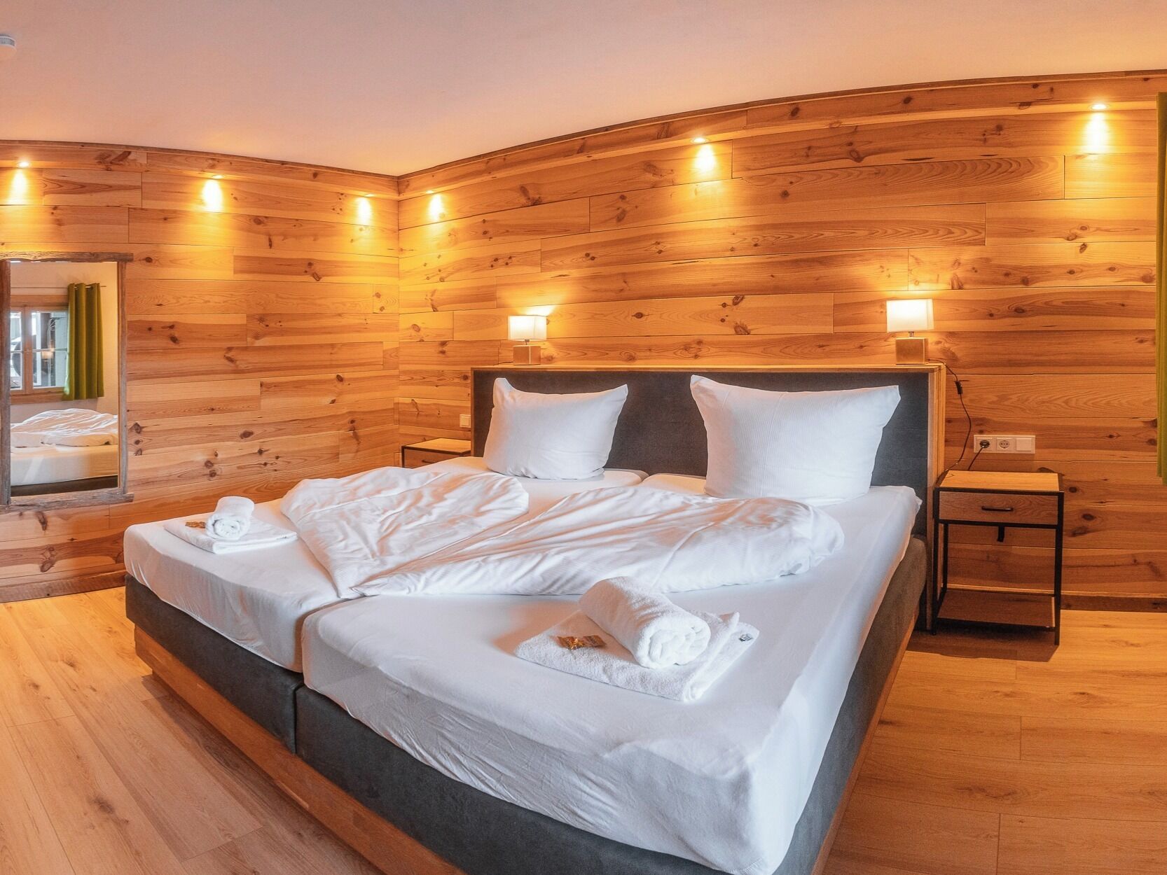 Phòng đôi, 1 giường cỡ queen, không hút thuốc, ban công | Trang trí khác biệt, trang bị nội thất với thiết kế riêng biệt 