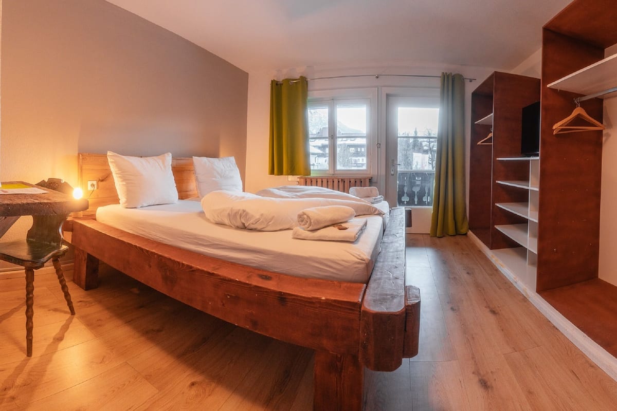 Quadruple Room, Non Smoking, Shared Bathroom