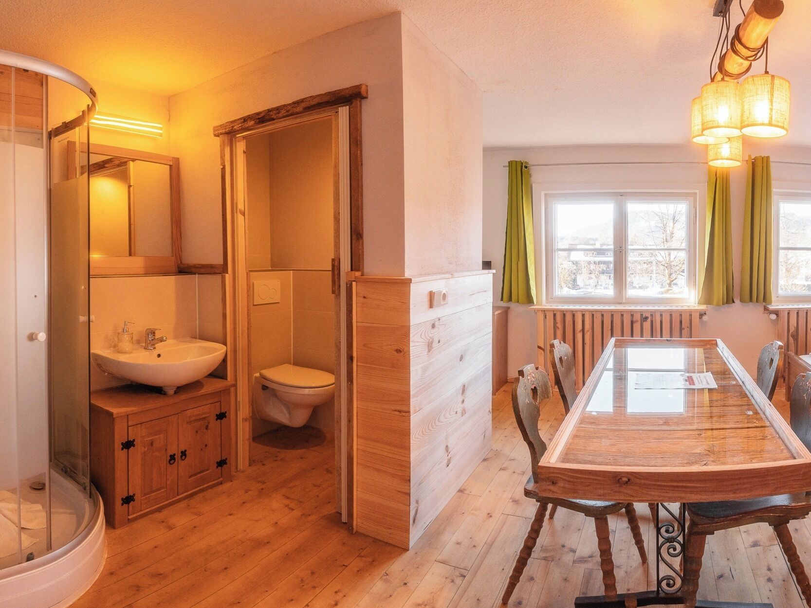 Firemannsrom, flere senger, ikke-røyk, balkong | Individuelt dekorert, individuelt innredet, wi-fi og sengetøy